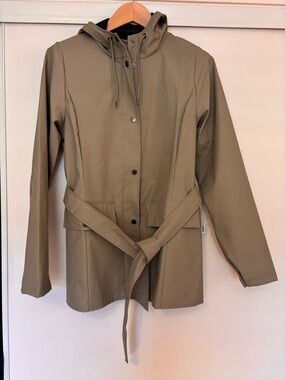 Rains Olive Hooded Belted Trench Coat Size Medium Curve Jacket Quiet Luxury Work